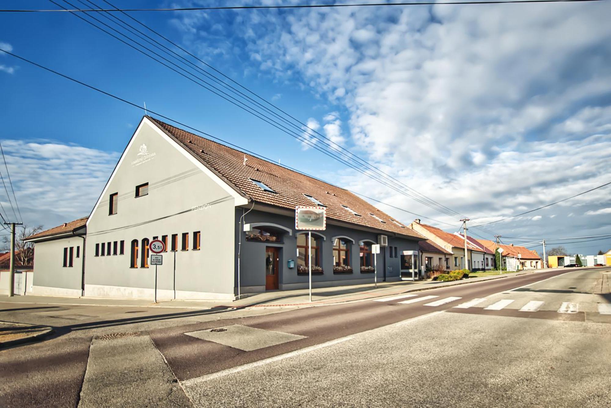 Penzion Vinarstvi Cervinka Horni Vestonice Luaran gambar